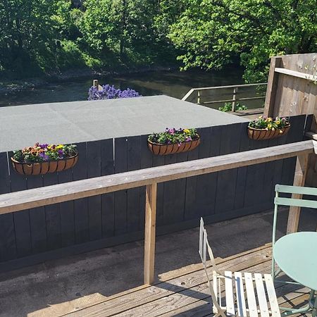Ty Taf 2 Bed Cottage With Deck & Easy Transport Links คาร์ดิฟฟ์ ภายนอก รูปภาพ