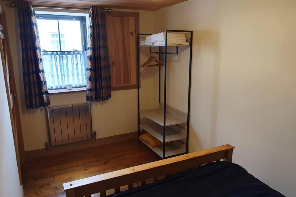 Ty Taf 2 Bed Cottage With Deck & Easy Transport Links คาร์ดิฟฟ์ ภายนอก รูปภาพ